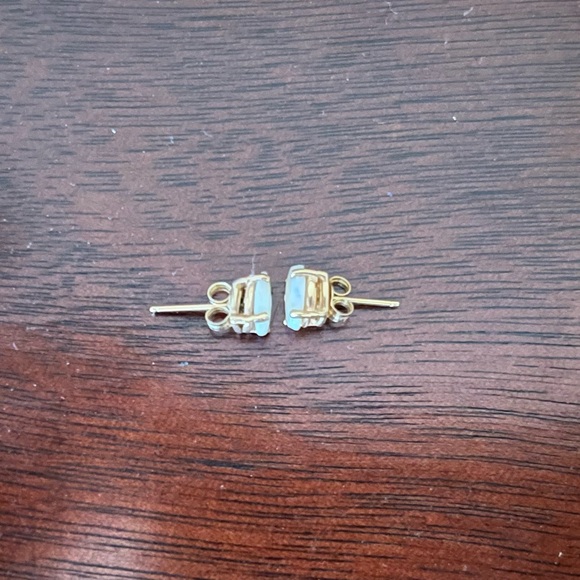 Opal stud earrings - Picture 3 of 3